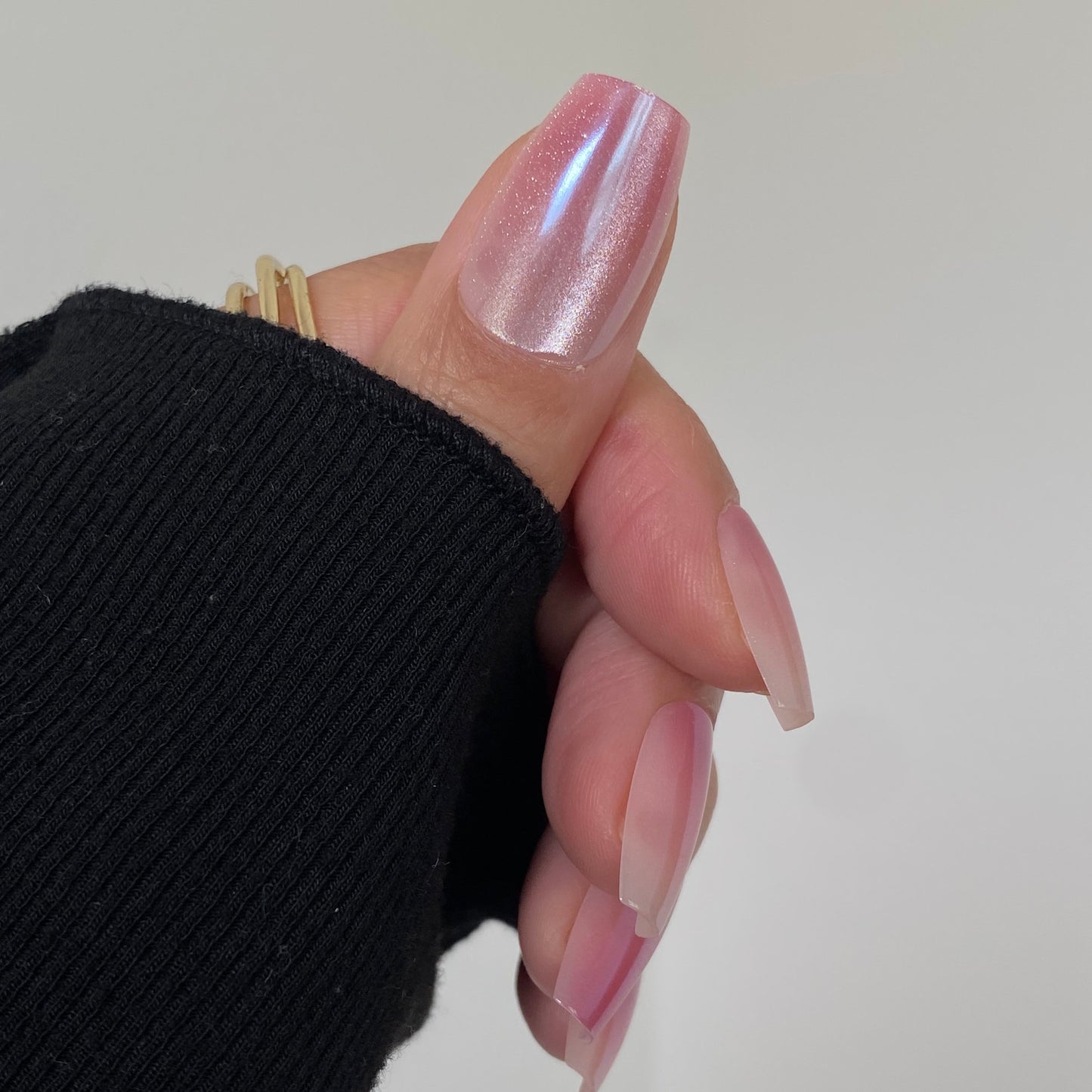 Shimmering Pink Whisper C025