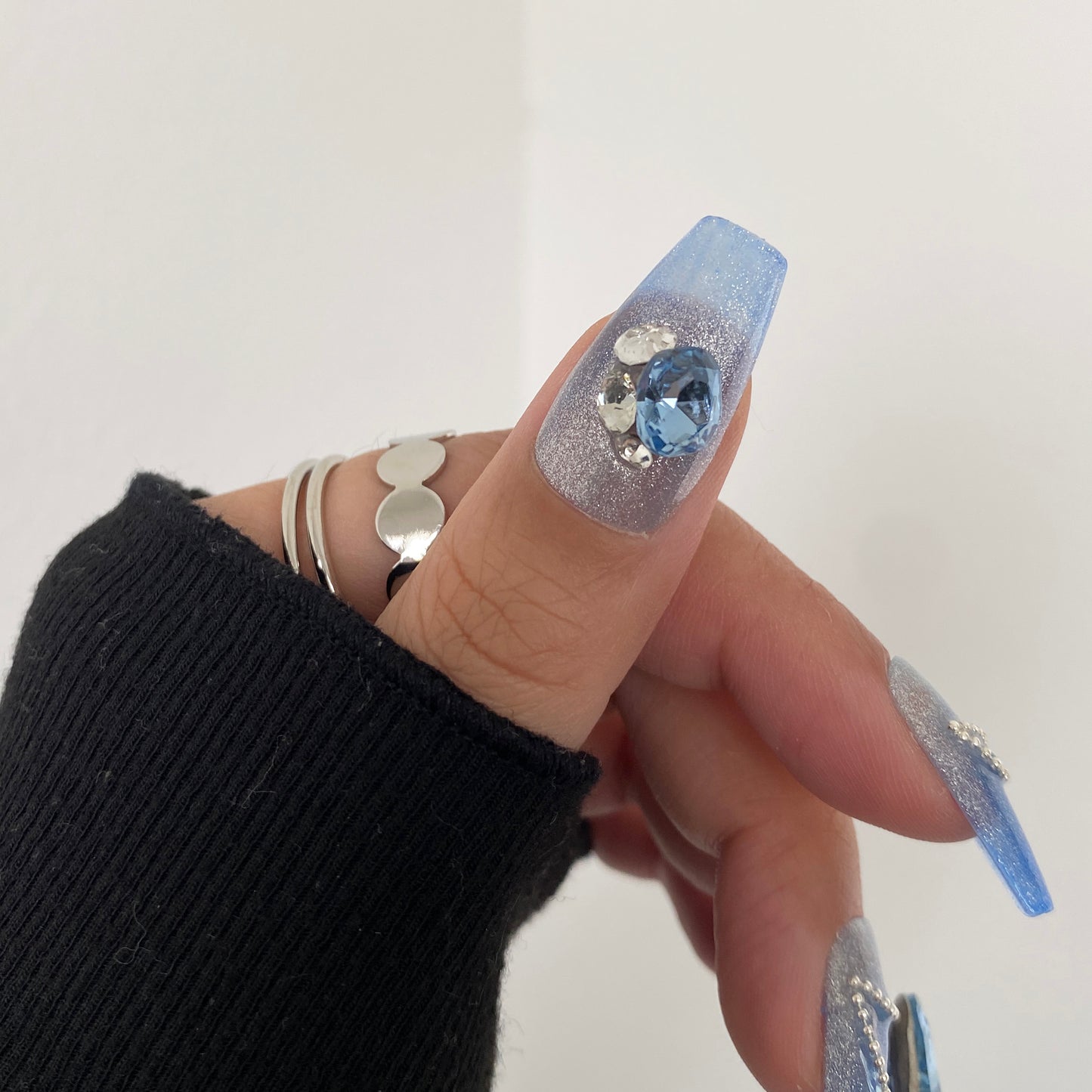 Frost Queen handmade press on nail C002
