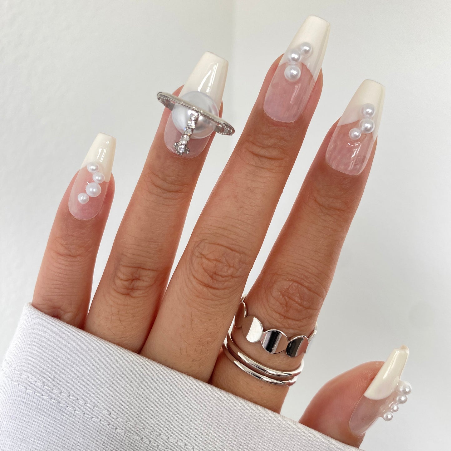 Silver Saturn French White Press-On Nails C014