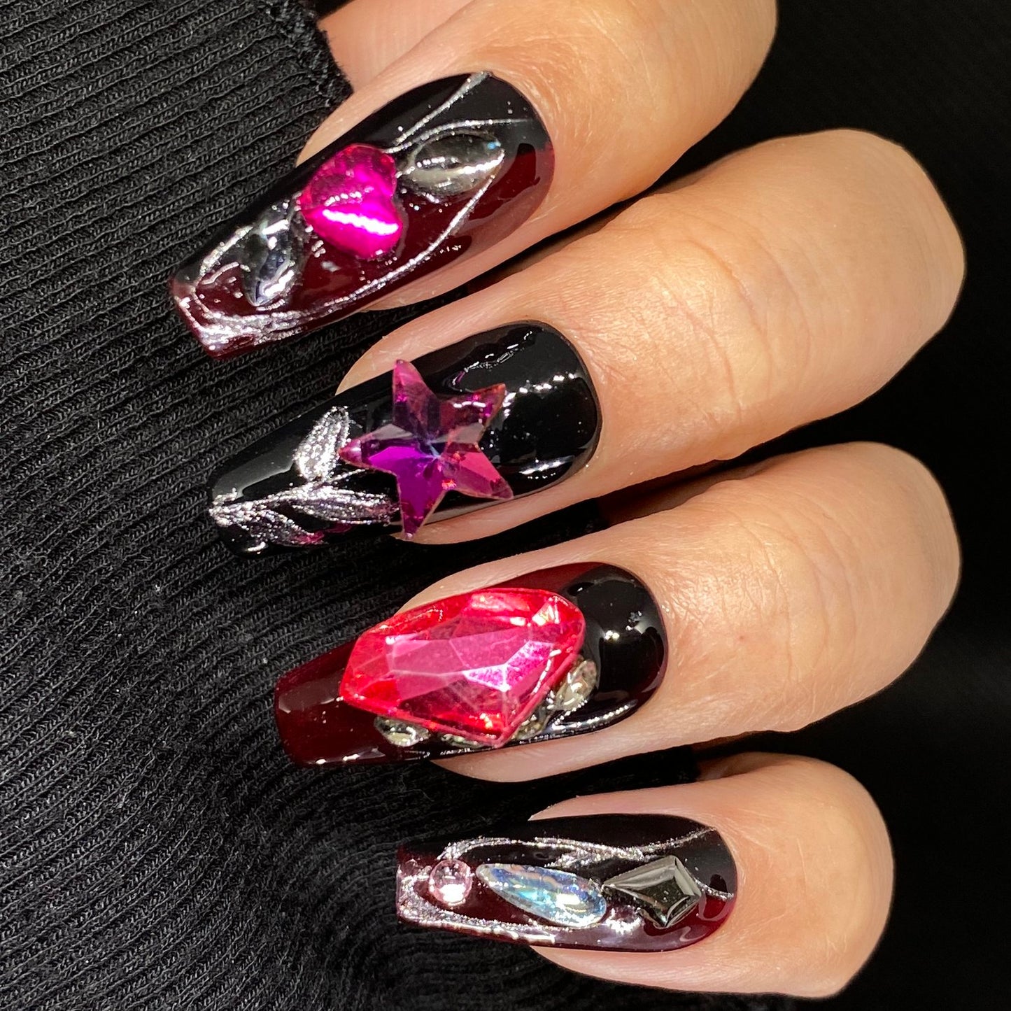 Crimson Noir Luxe handmade press on nail #C051